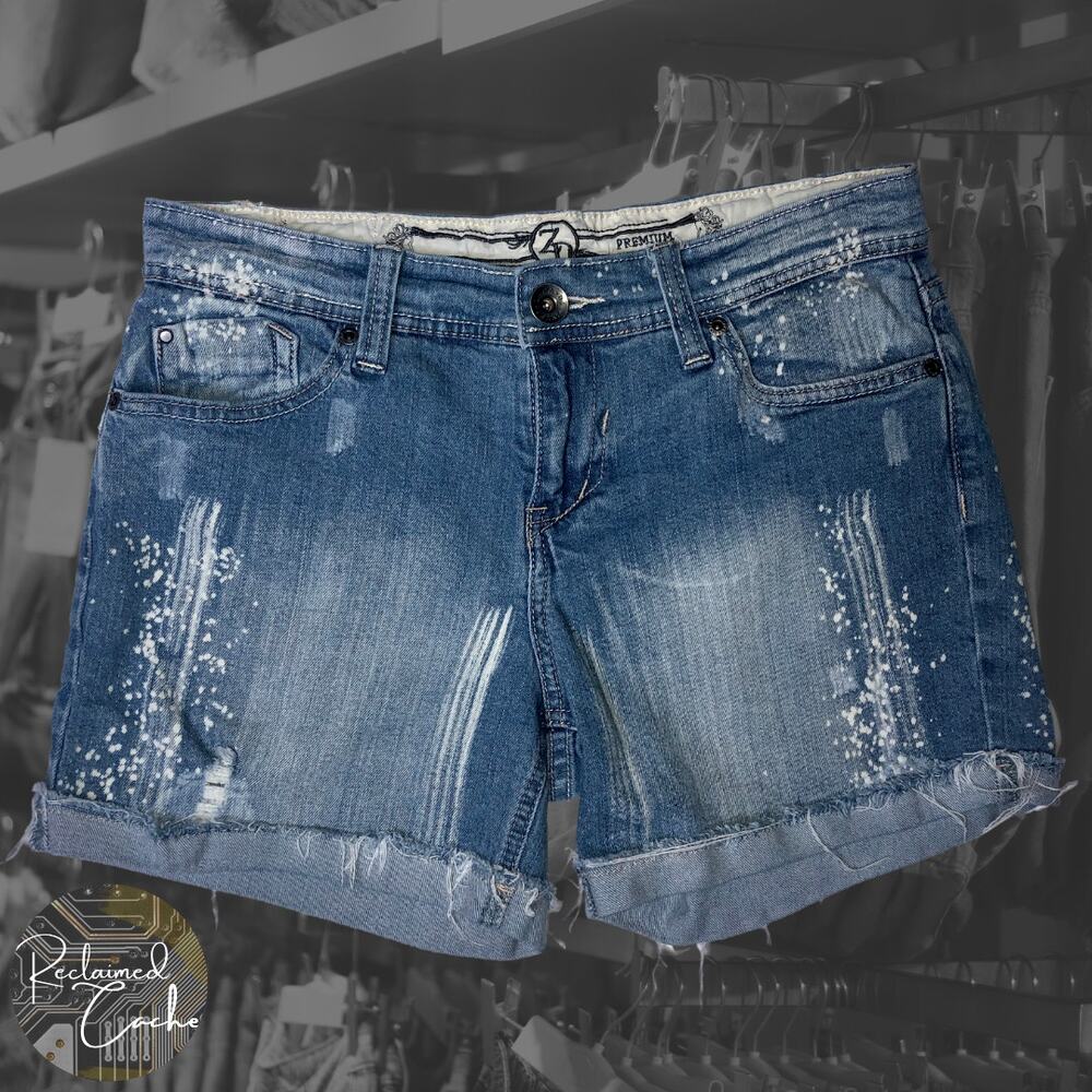 ZD Premium Distressed Bleached Shorts - Size 9